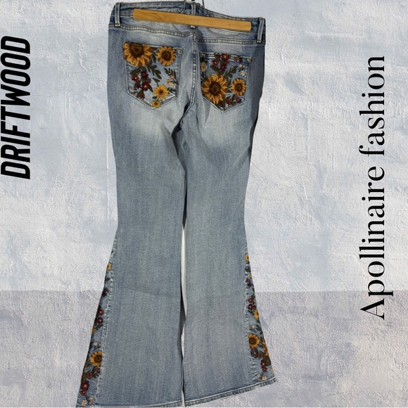 DRIFTWOOD FALLING SUNFLOWER FARRAH FLARE LIGHT WASH JEANS NWT SIZE 28 - Picture 9 of 9